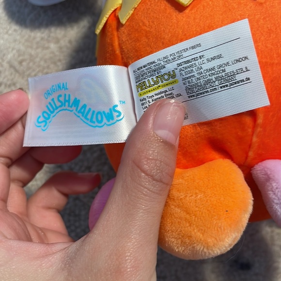 5 inch Jeanne squishmallow - Picture 5 of 6